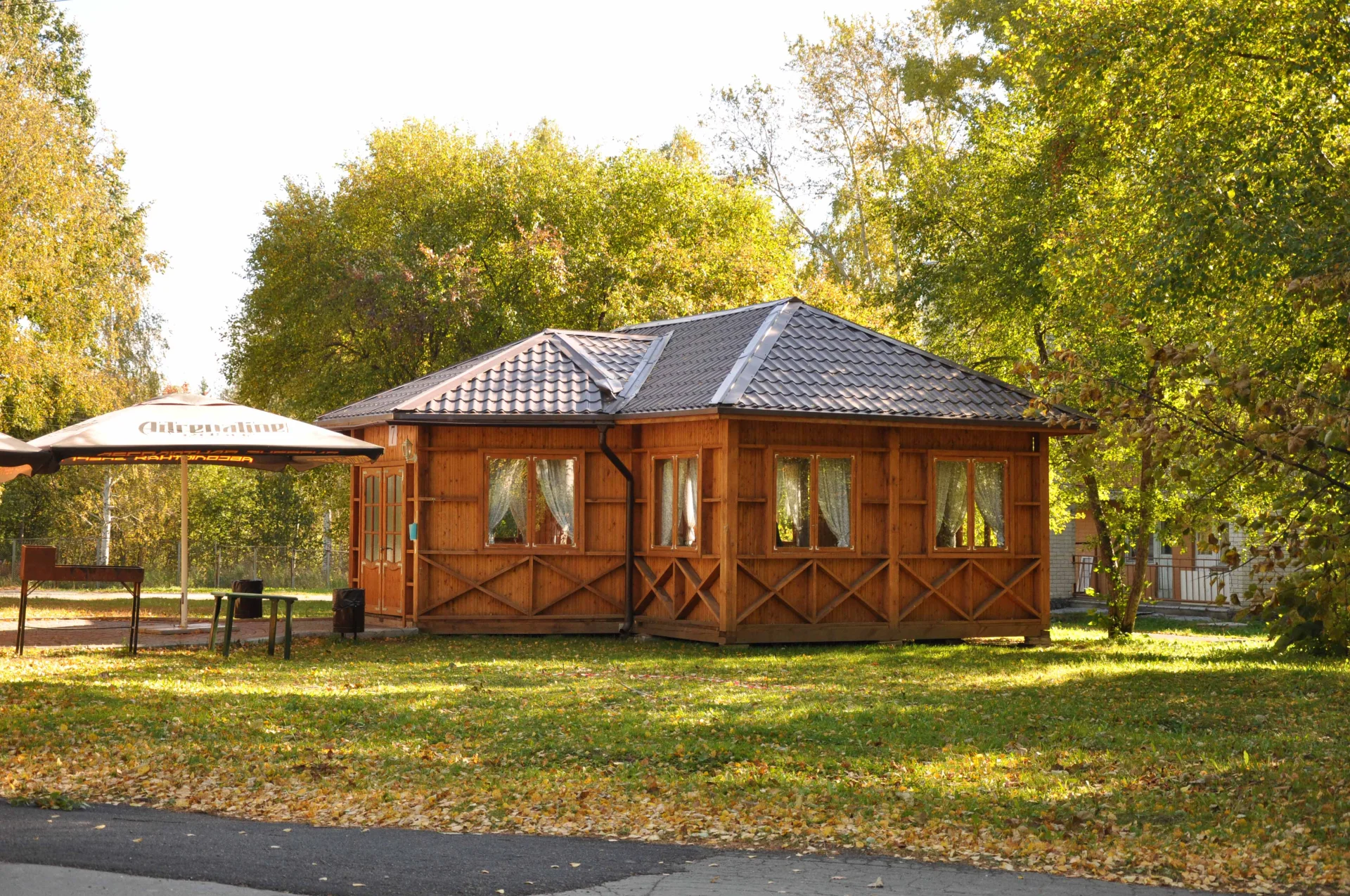 Большая и теплая беседка до 40 человек на базе отдыха «Хрустальная» — Свердловская область