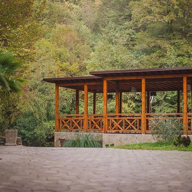 Пикник в Сочи в большой беседке на территории «Навалишенское ущелье»