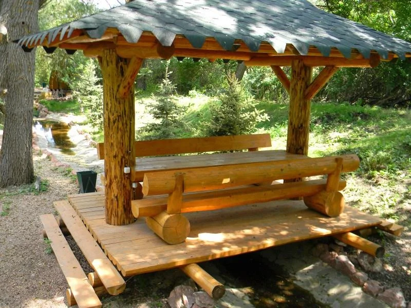 Снять навес № 5 с вместимостью до 10 человек на Грушевом озере