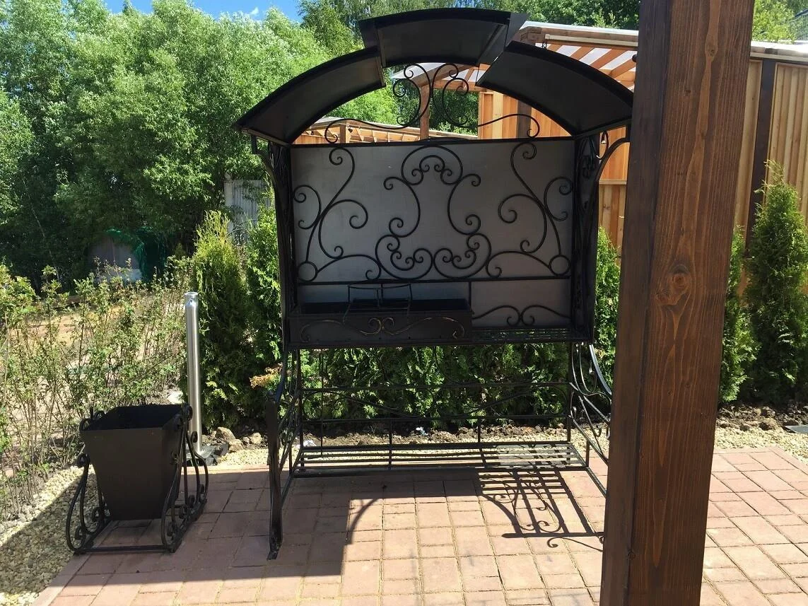 Барбекю беседки в отеле Яхт-клубе «Новый Берег»