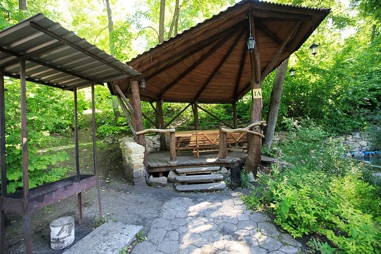 Мангальная площадка на 10 персон для отдыха / РГК — Русская Охота