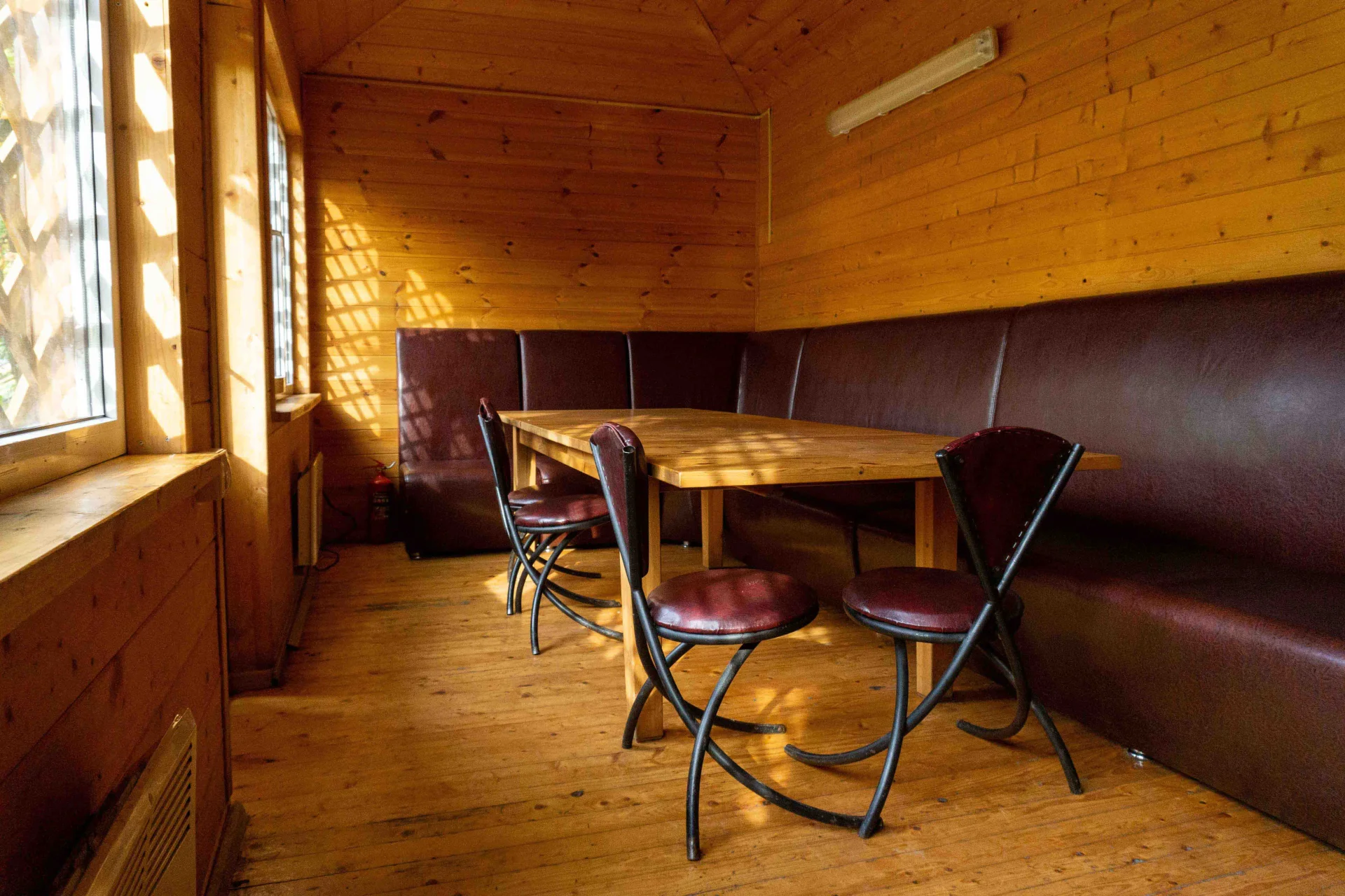 Аренда беседок с мангалом для шашлыка в Казани