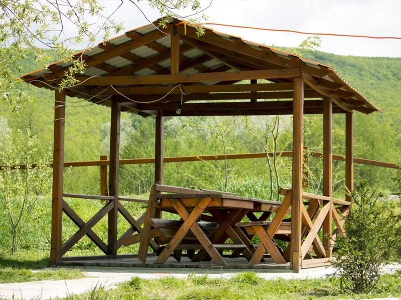 Беседки для отдыха с мангалом в спортивно-туристическом комплексе «Светлячок»