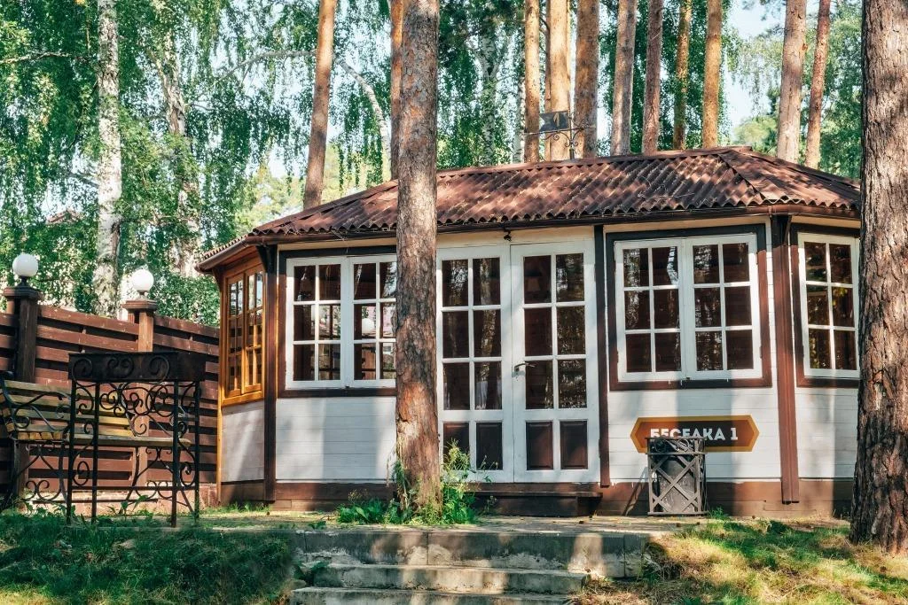 Беседка в Свердловской области на 10 человек для семейного отдыха на природе