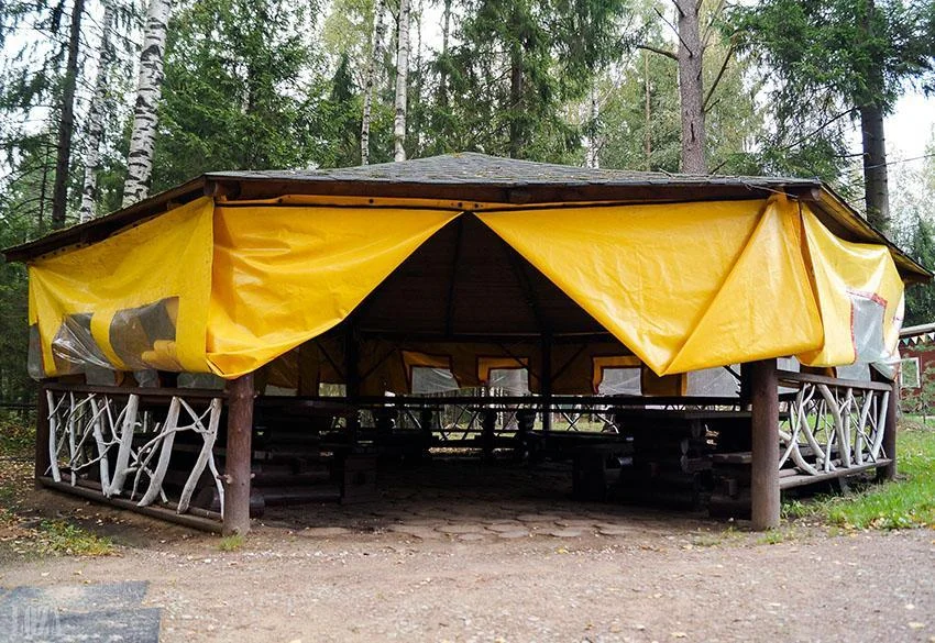 Большая беседка вместимостью до 50 человек