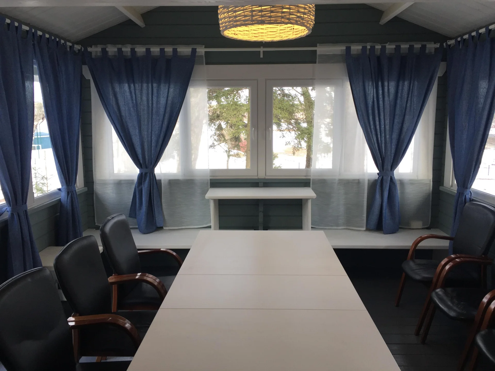 Большая беседка вместимостью до 20 человек