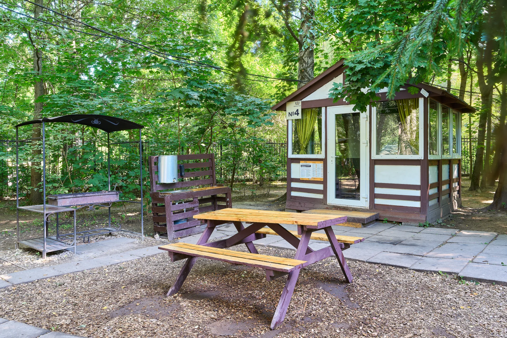 Теплая беседка с мангалом в Москве на 10 человек (Москва, Бирюлево)