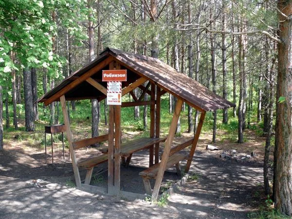 Небольшая беседка на 6 человек в лесной зоне г.Новосибирск