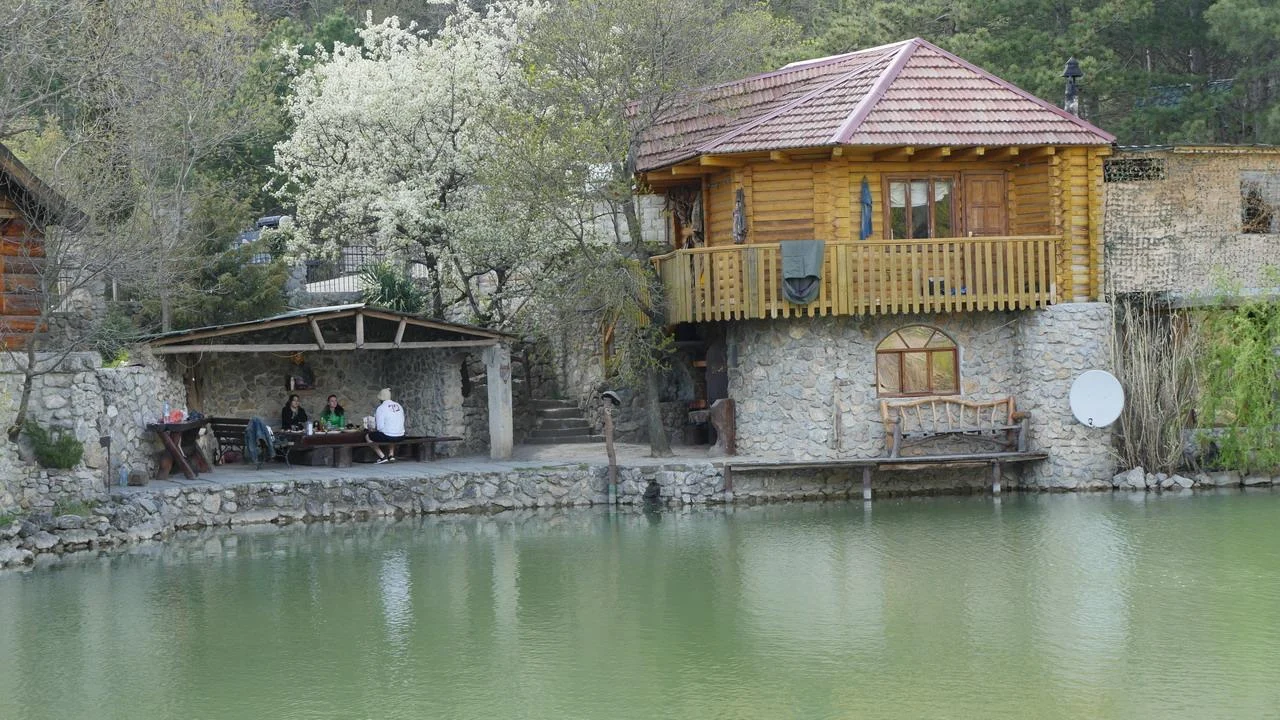 Беседки у воды с мангалом для шашлыка в Васильевке
