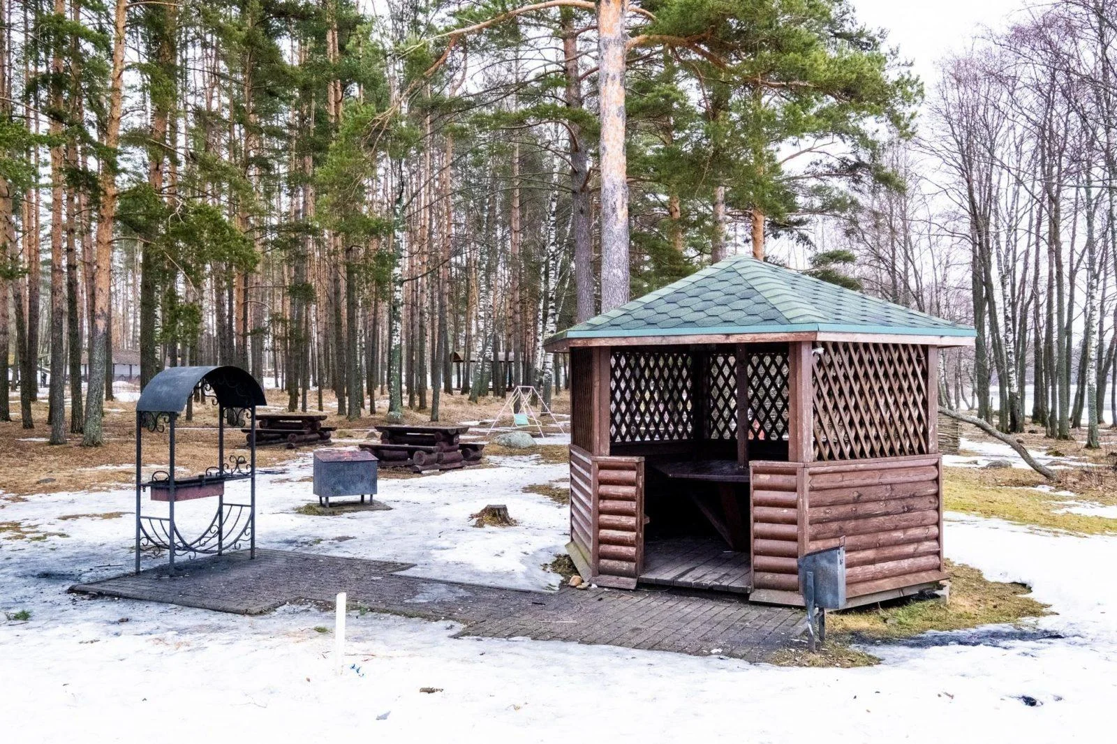Малая беседка на 10 человек на территории «Лосево Парк»