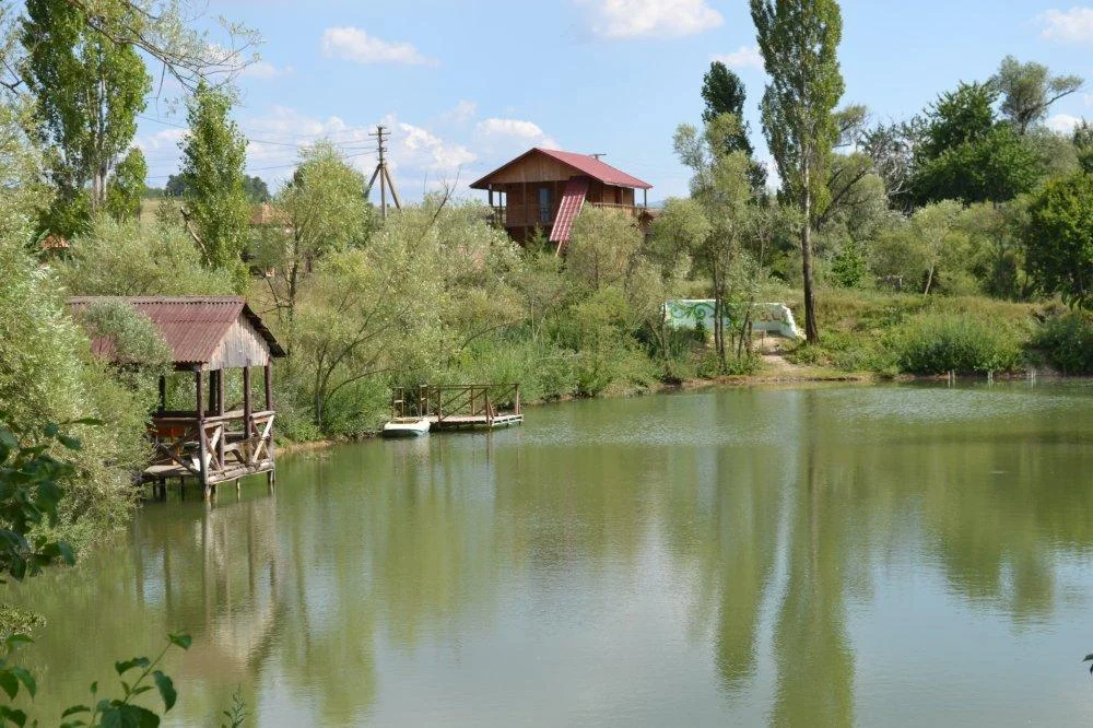 Отдых в уютных беседок для маленьких и больших компаний в базе отдыха «Бурульча»