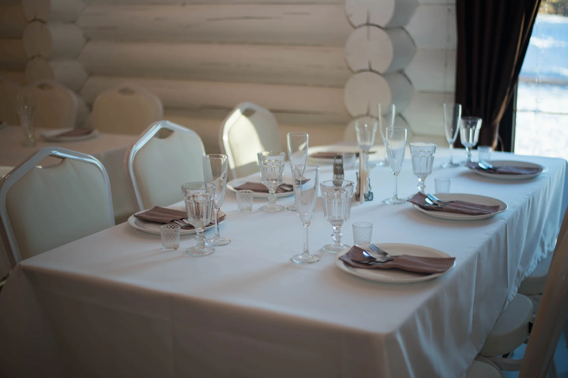 Аренда беседки «Premium+» вместимостью до 50 человек в гостиничном комплексе «LogHouse»