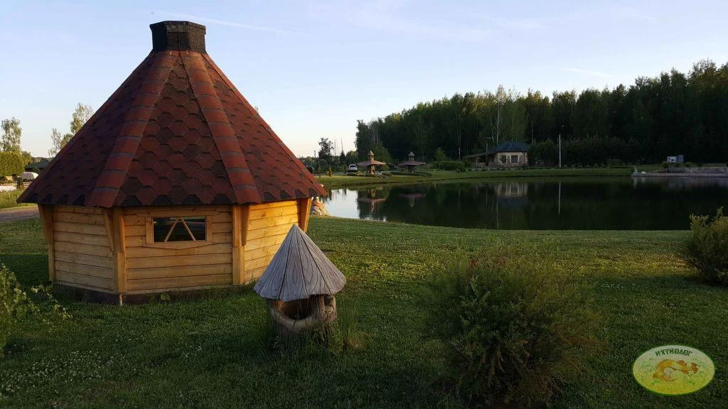 Финский гриль домик KotaHouse возле пруда