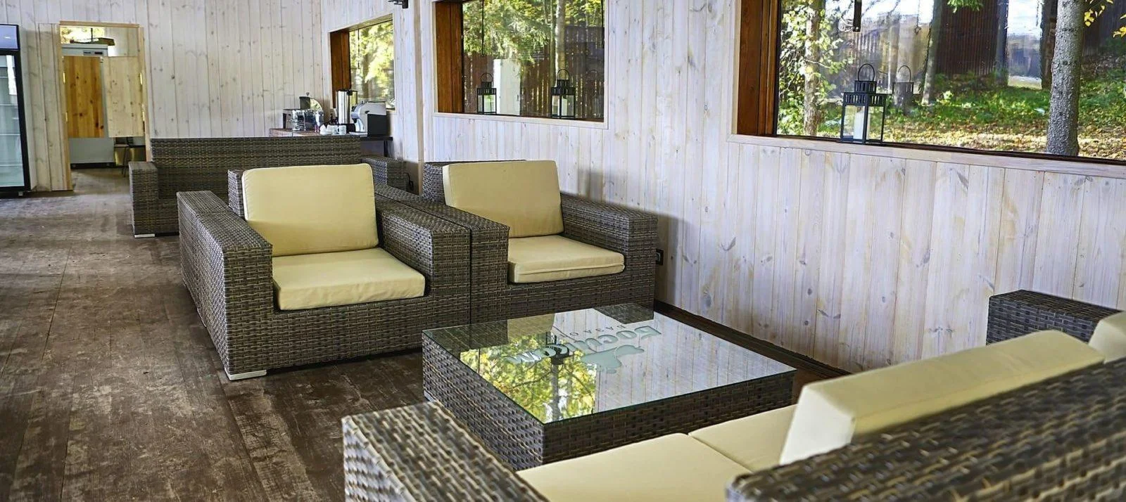 Снять веранду в Подмосковье вместимостью на 50 персон