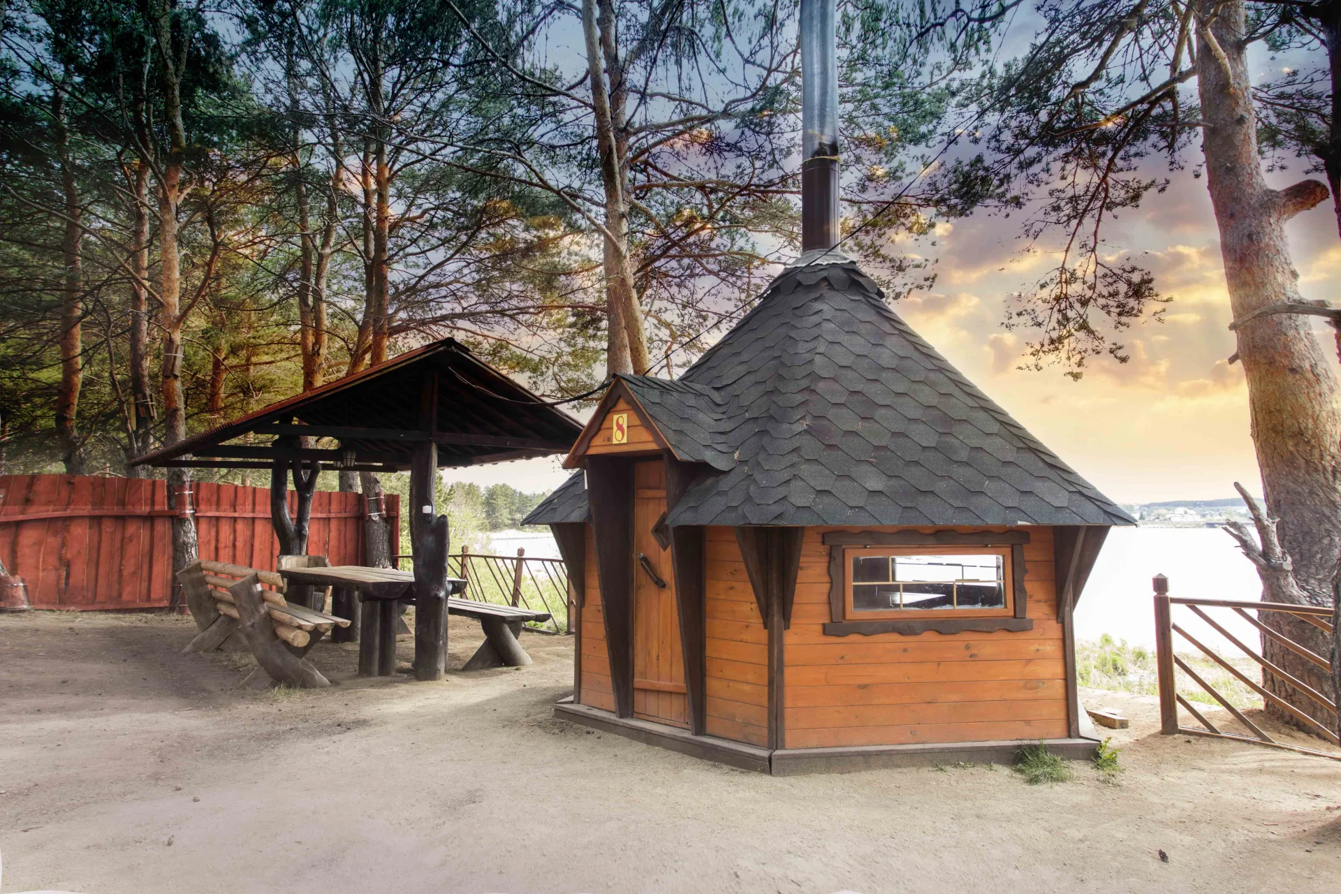 Гриль домик с приватной территорией до 15 человек с возможностью аренды бани, расположенной на этой территории