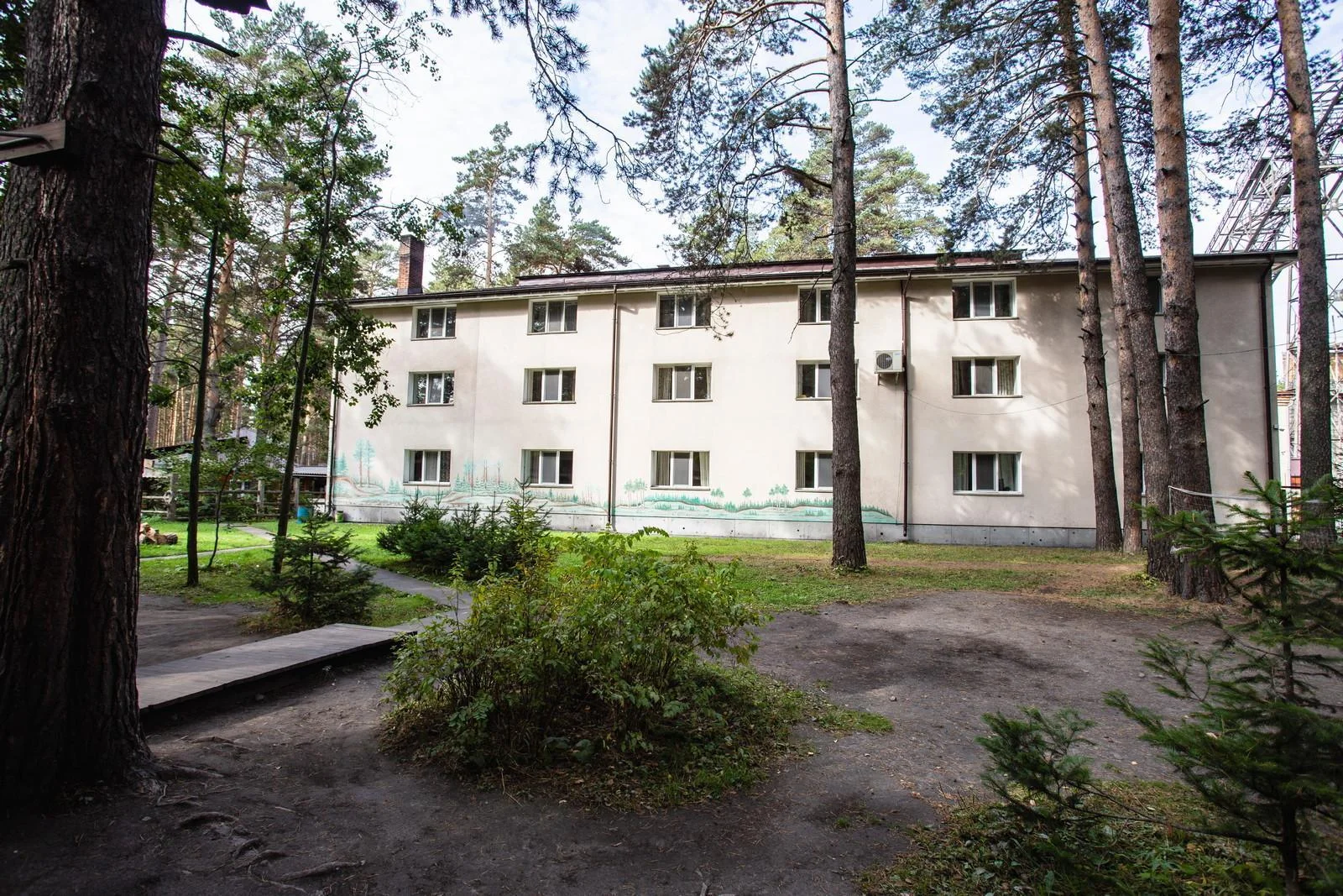 Меленькая беседка на 8 человек в Томске — Комплекс отдыха «Академия»