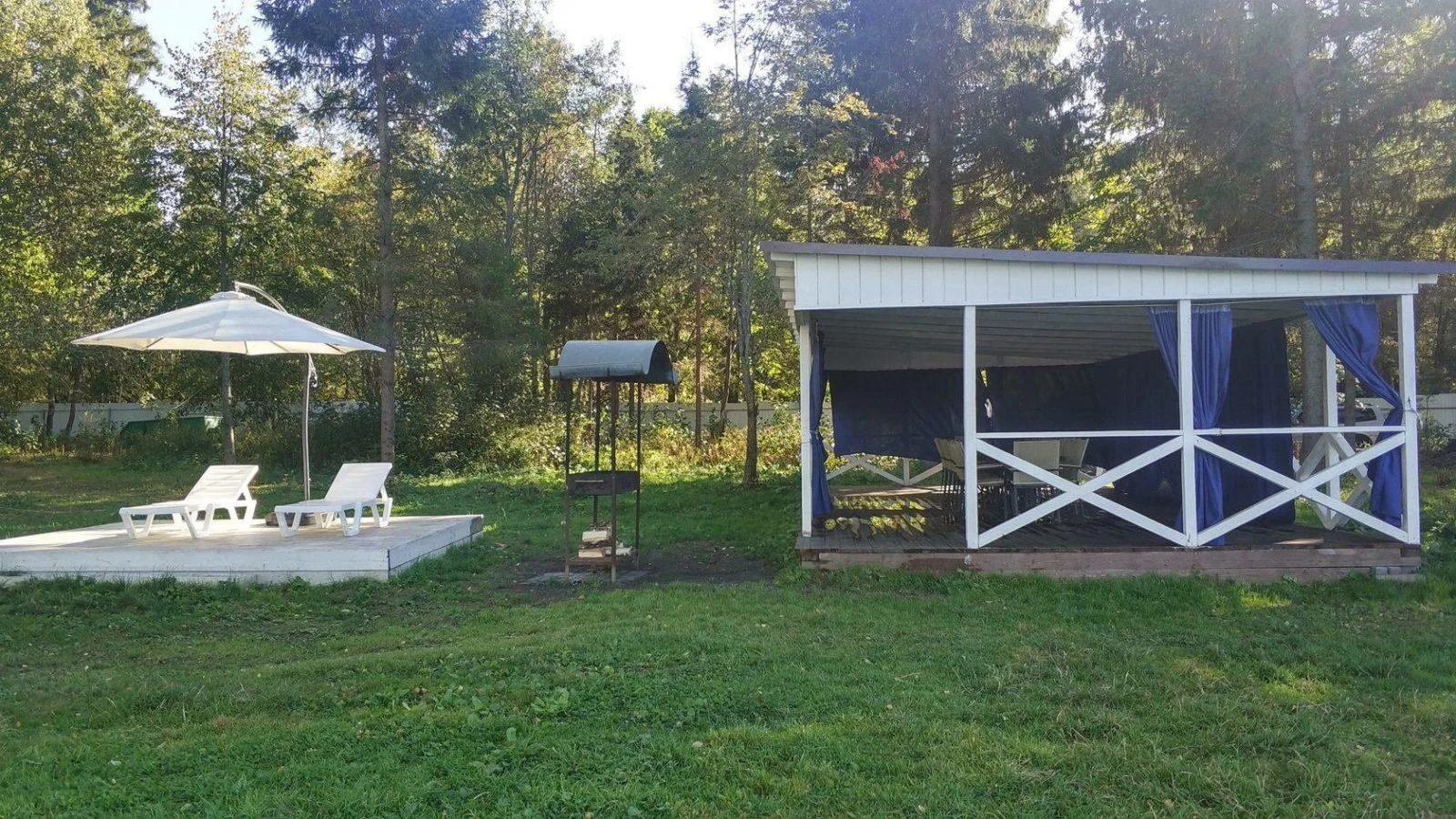 Большая беседка вместимостью до 40 человек на Круглом озере