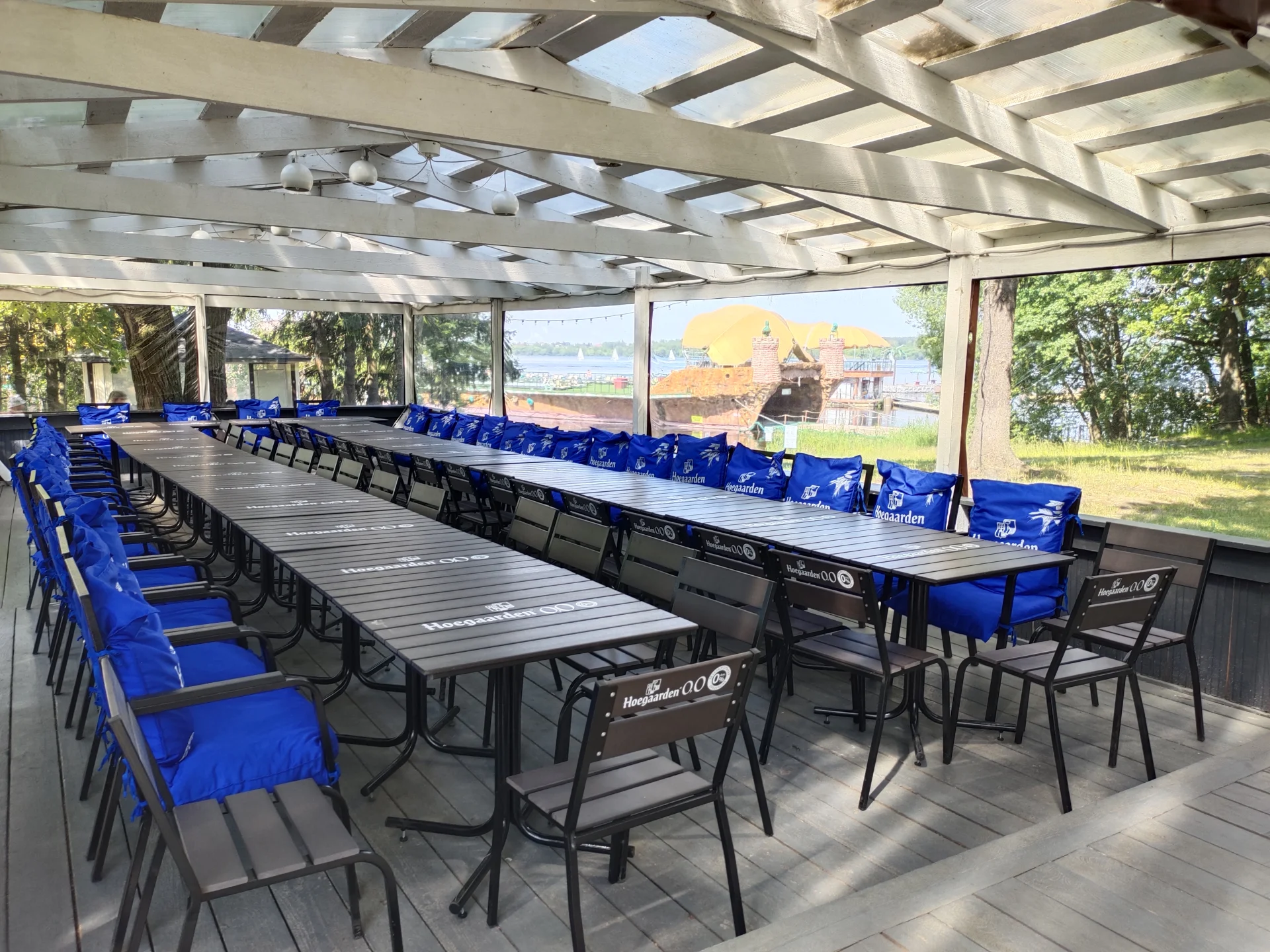 Беседки на поляне «Тортуга» от 10 до 80 человек в развлекательном комплексе «Малибу»