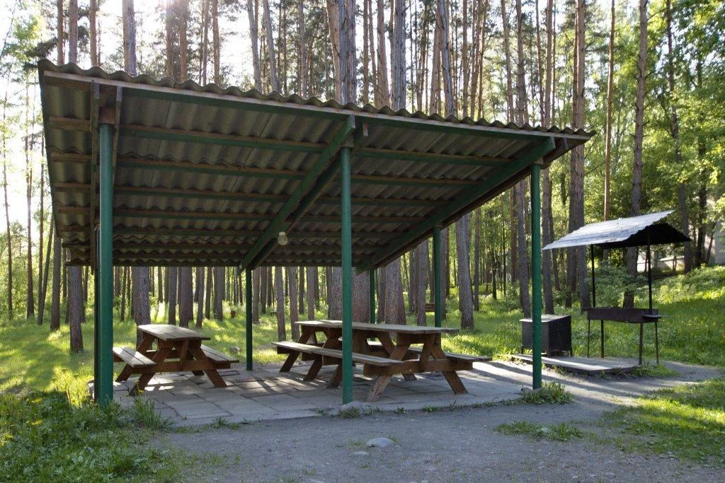 Беседка-навес на 40 человек в Ленинградской области