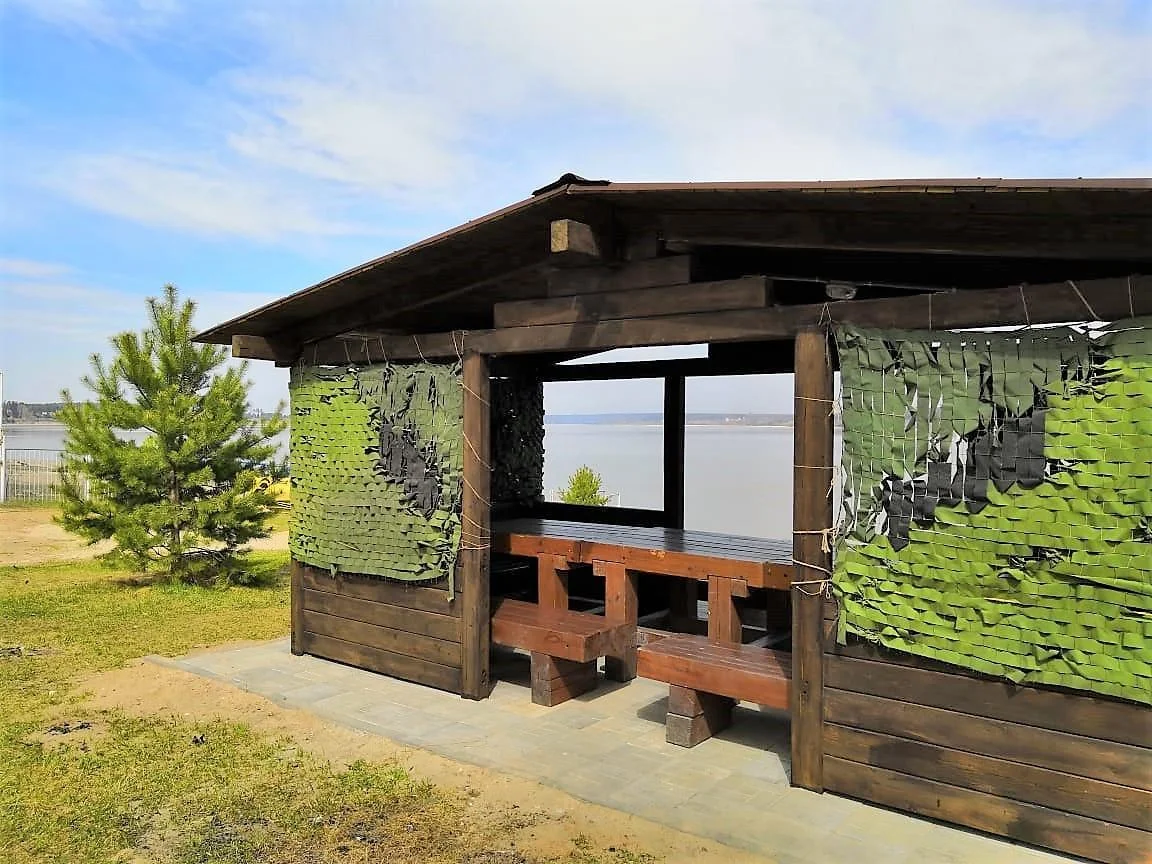 Снять беседку вблизи воды на пляже в городе Бердск