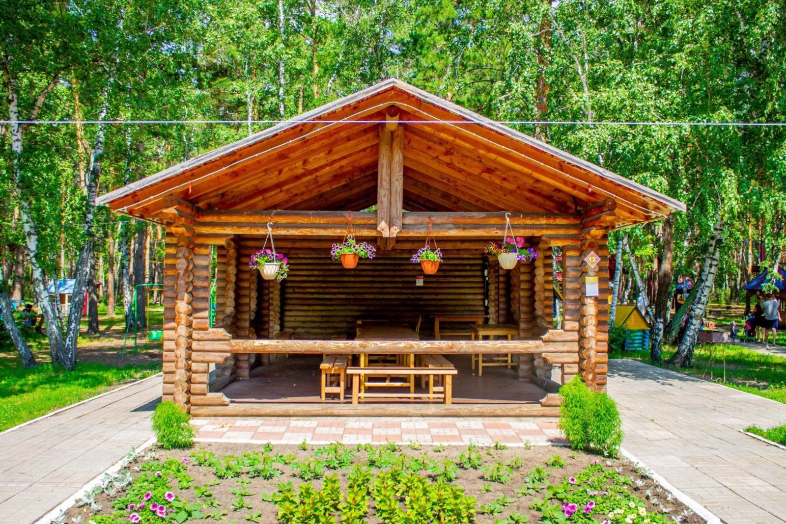 Отдых в беседках комплекса загородного отдыха «Сказка»