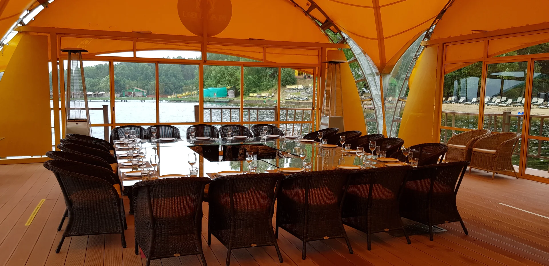 Снять шатер у воды «На волнах» до 70 человек в РК «Малибу»