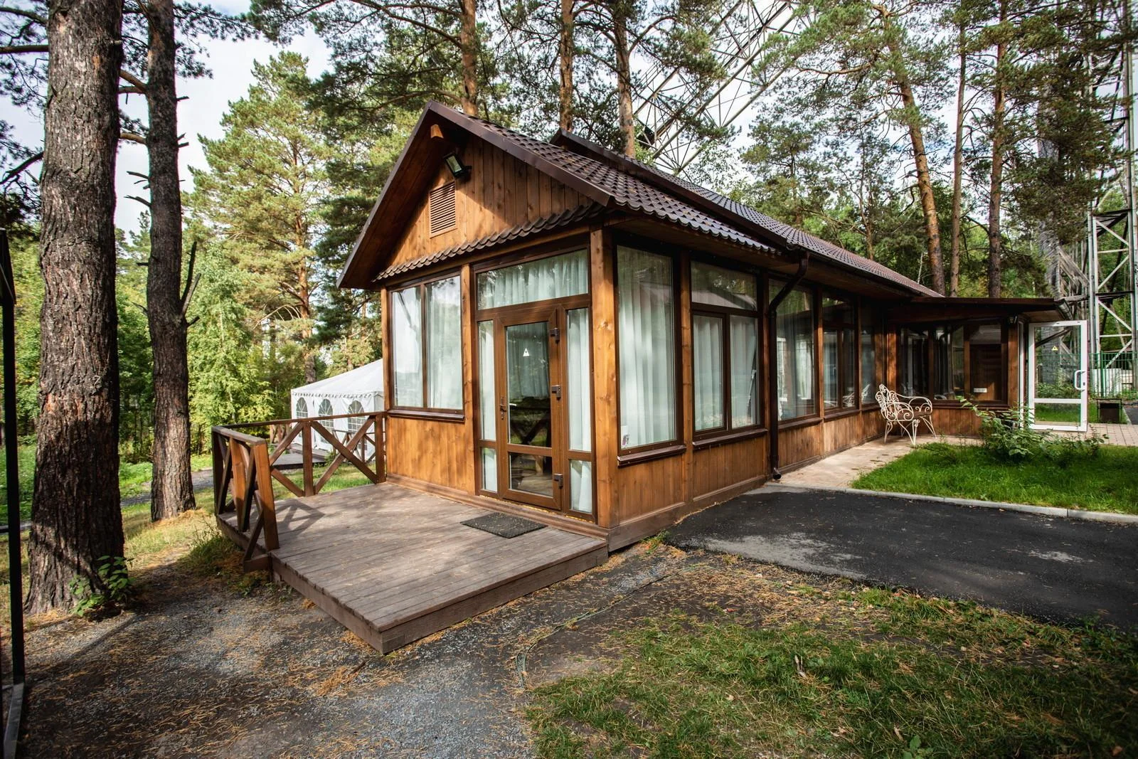 Большая беседка с верандой на 35 (75) человек — Комплекс отдыха «Академия»