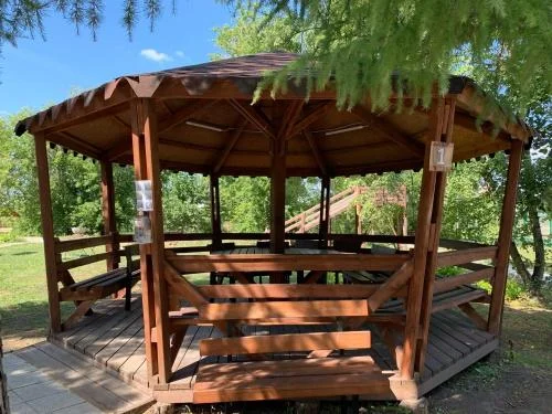 Аренда беседок для барбекю в Crownwell Park Ника