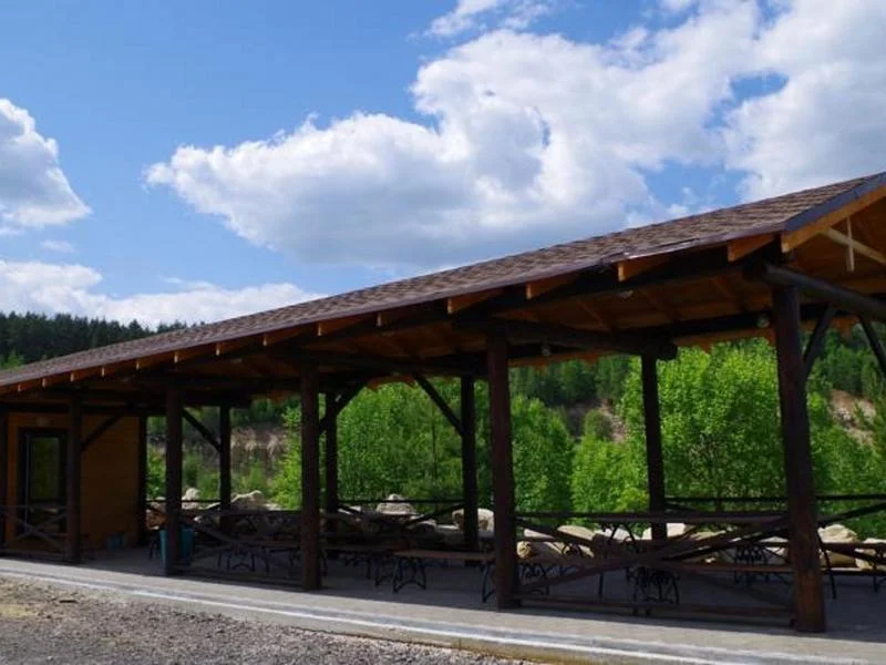 Большая веранда с мангальной зоной для шашлыка — парк отель «Цитадель»