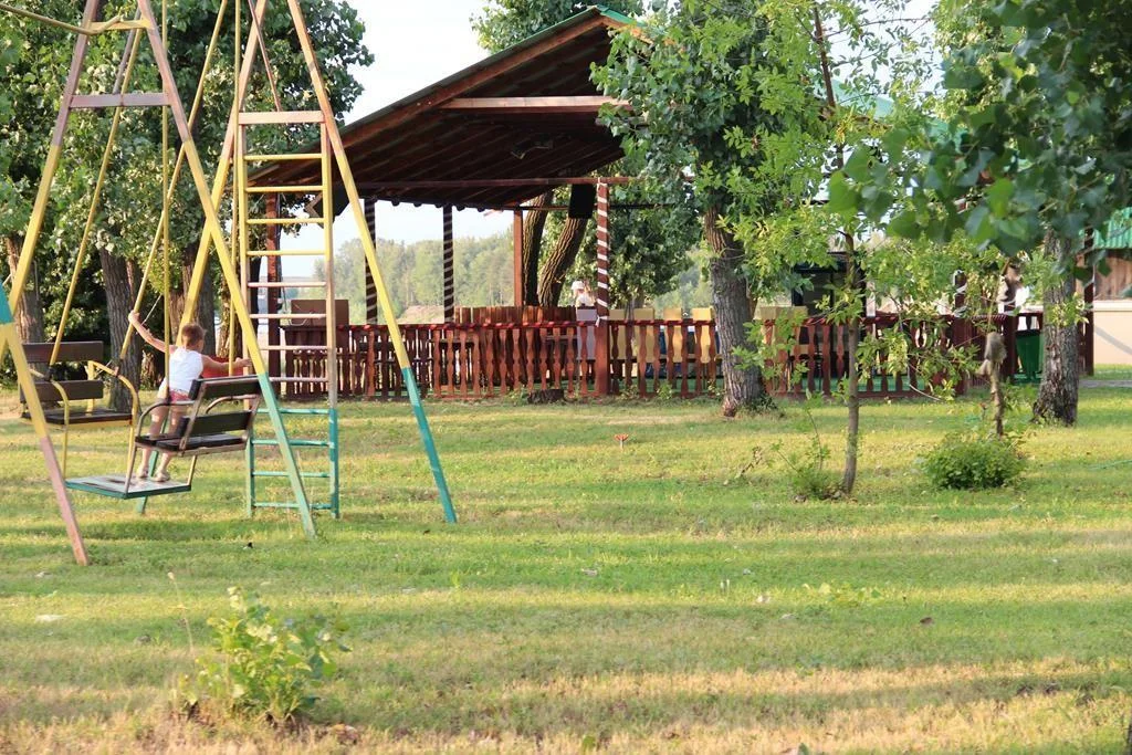 Мангальные зоны и беседки на базе отдыха “Изумруд”