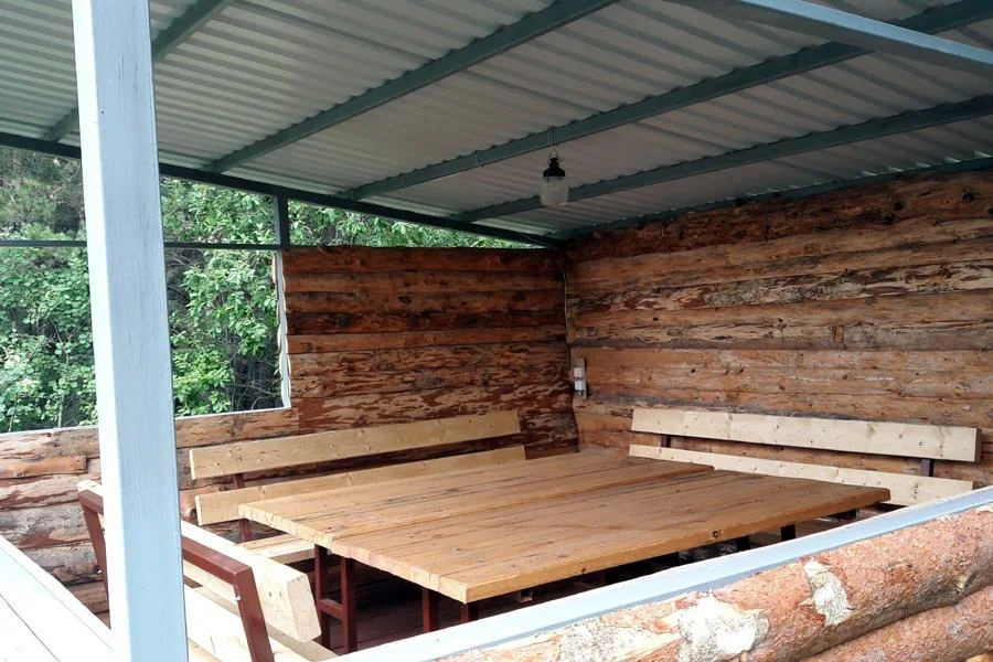 Аренда беседки на 6-8 человек в парке отдыха возле озера