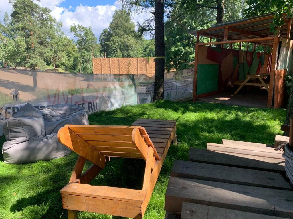 Аренда беседки в стиле ЛОФТ для шашлыка и отдыха