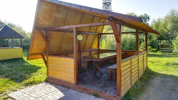 Открытая беседка на 16 человек с мангалом