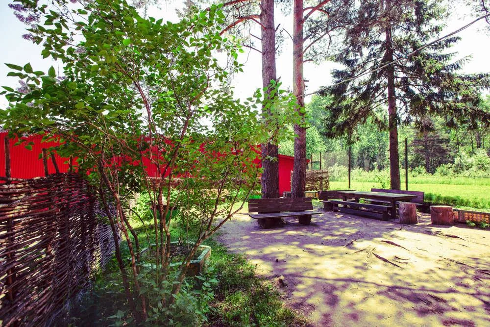 Отдых на природе в беседках в Перми на территории спортивно-развлекательного комплекса «Австерия»