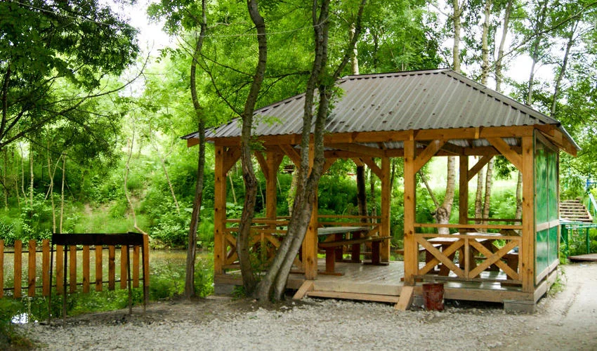 Беседки с мангалами для шашлыка — парк приключений Храброе Сердце