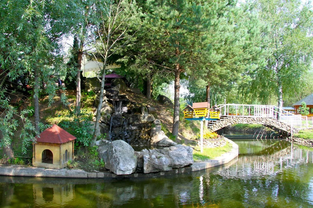 Беседка для пикника за городом на 12 человек