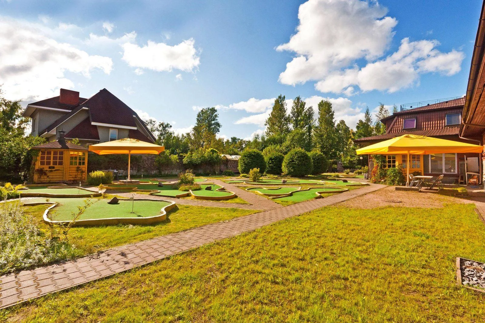 Мангальная беседка на территории отеля К-Визит