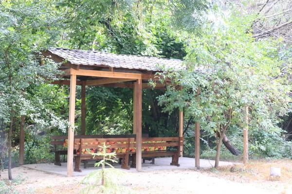 Отдых в уютных беседок усадьбы межгорье для компаний от 6 до 30 человек