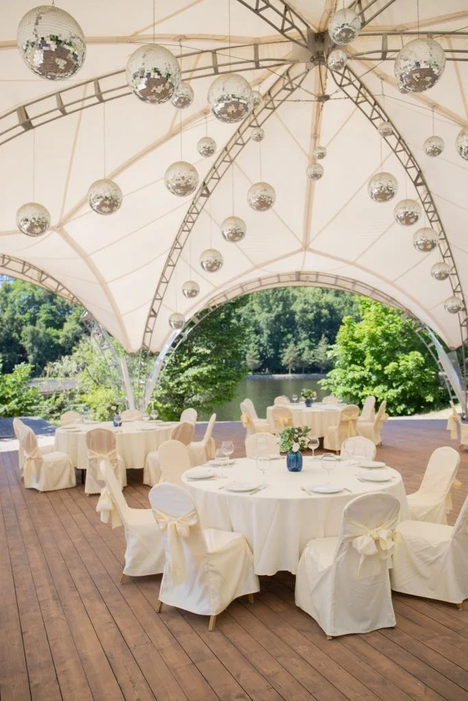 Шатер у реки на 360 человек — «Серебряный бор»