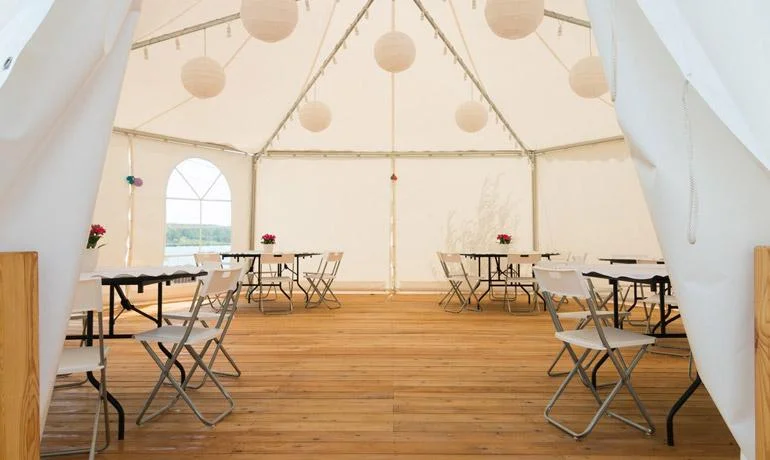 Аренда шатра для компаний до 40 человек на берегу озера