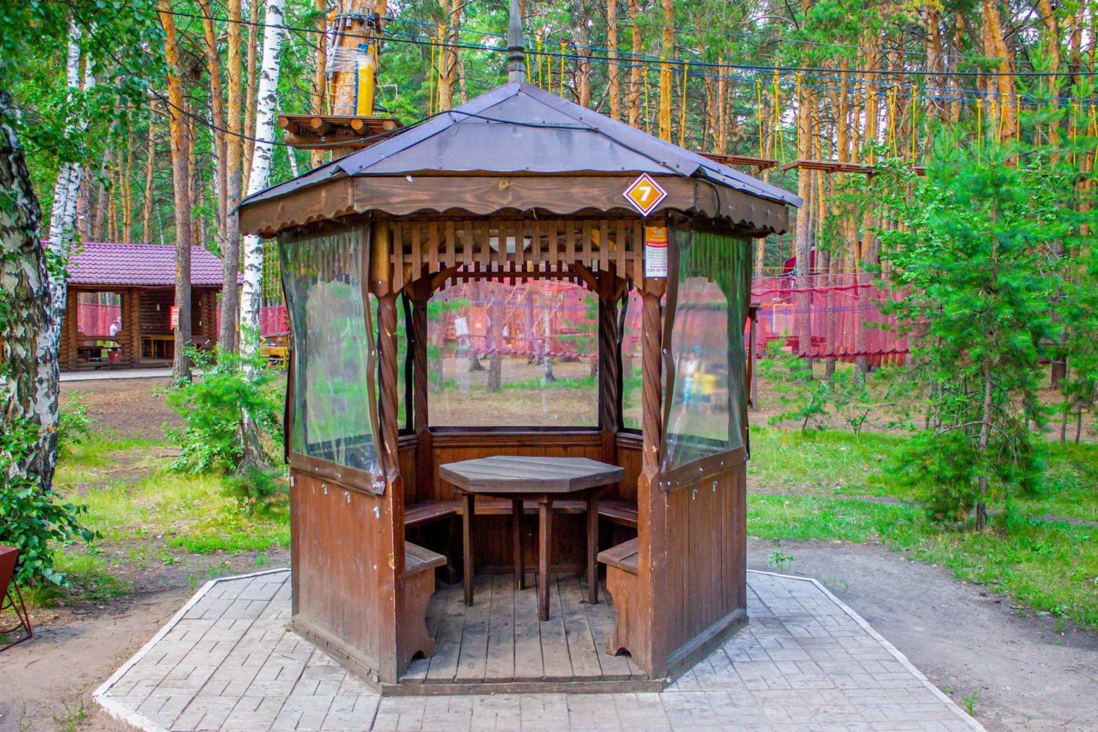 Отдых в беседках комплекса загородного отдыха «Сказка»