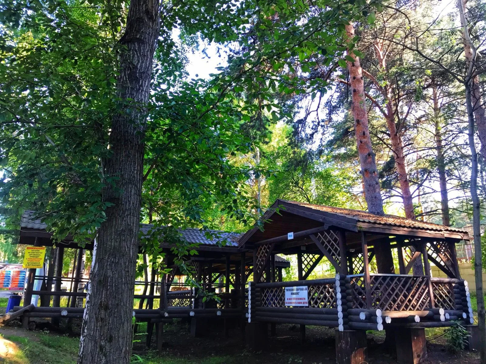 Деревянная веранда с мангалом на 12 человек — Спортивный комплекс «УКТУС»