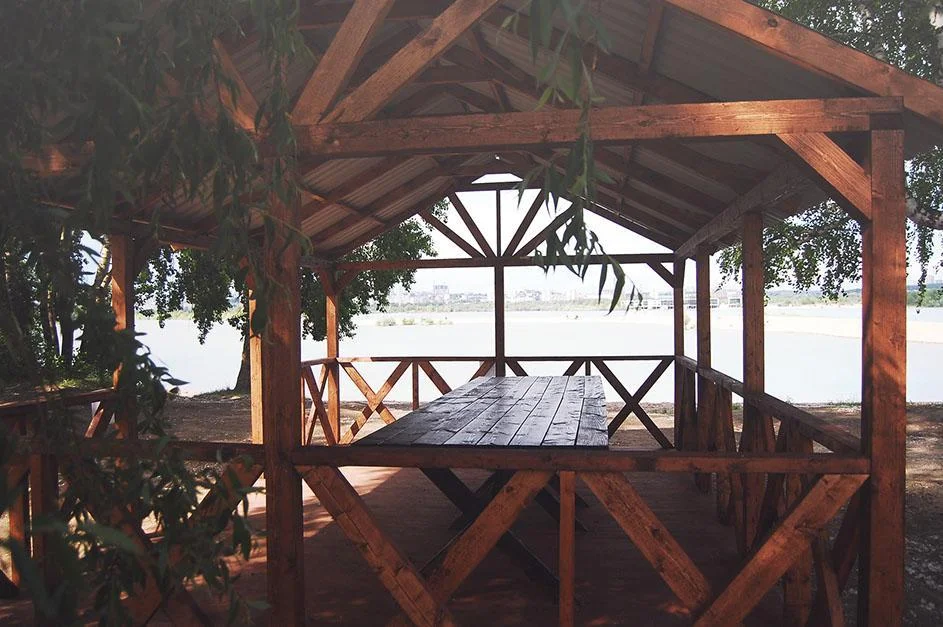 Большие беседки до 25 человек у воды — Бугринская Гавань