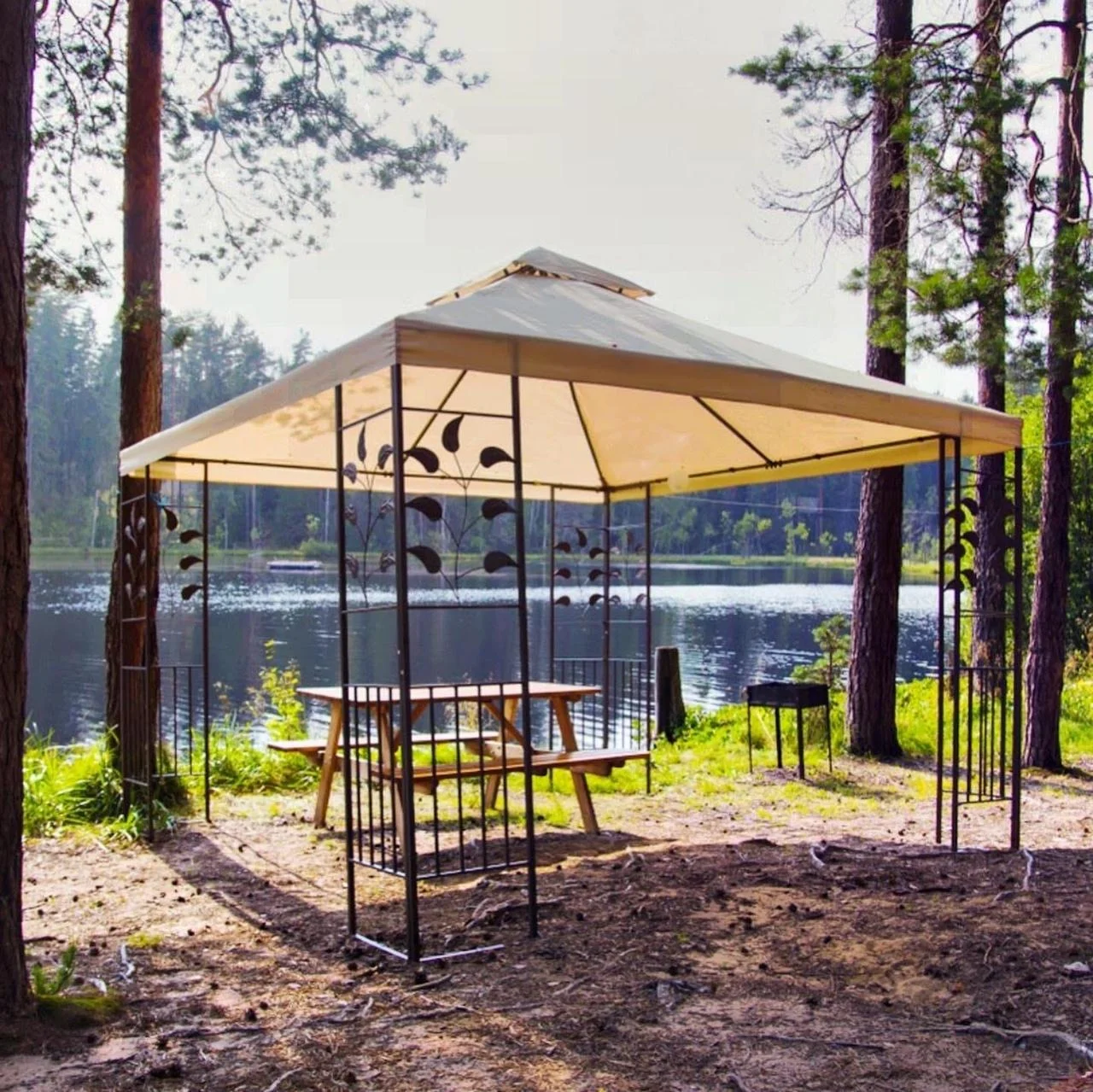 Отдых в летних беседках на берегу в парка «Greenvald» до 8 человек
