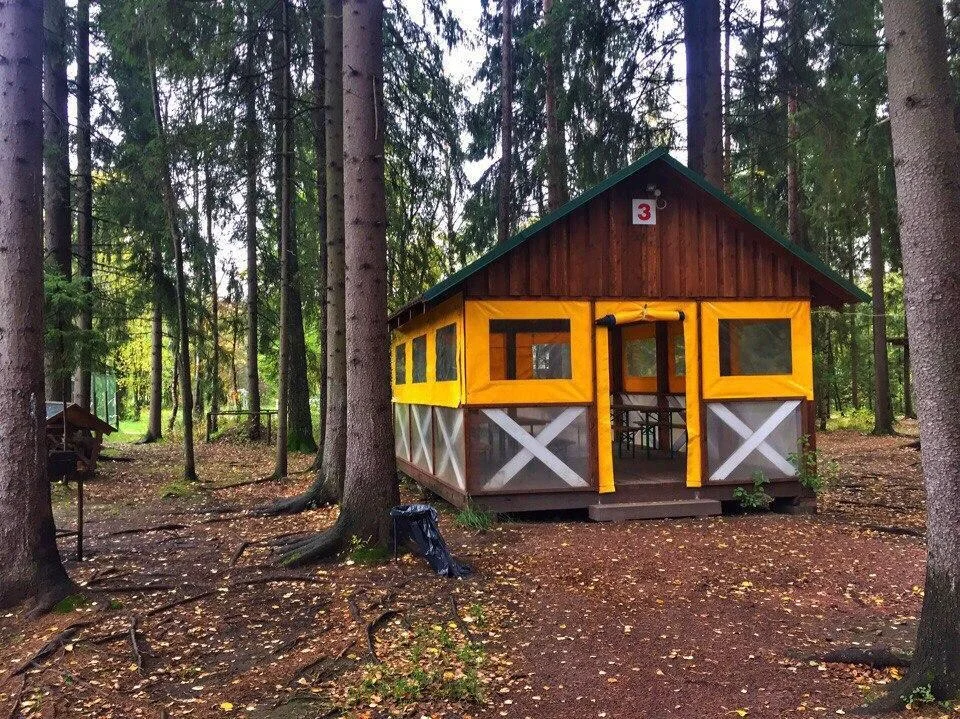 Беседки вместимостью до 25 человек в парке Зубровник