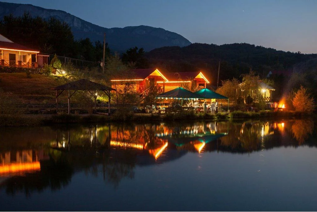 Отдых в горах Крыма в беседках усадьбы «рыбацкий хутор»