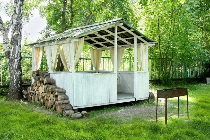 Роял Марин — беседка на Новосибирском водохранилище территория Яхт Клуба