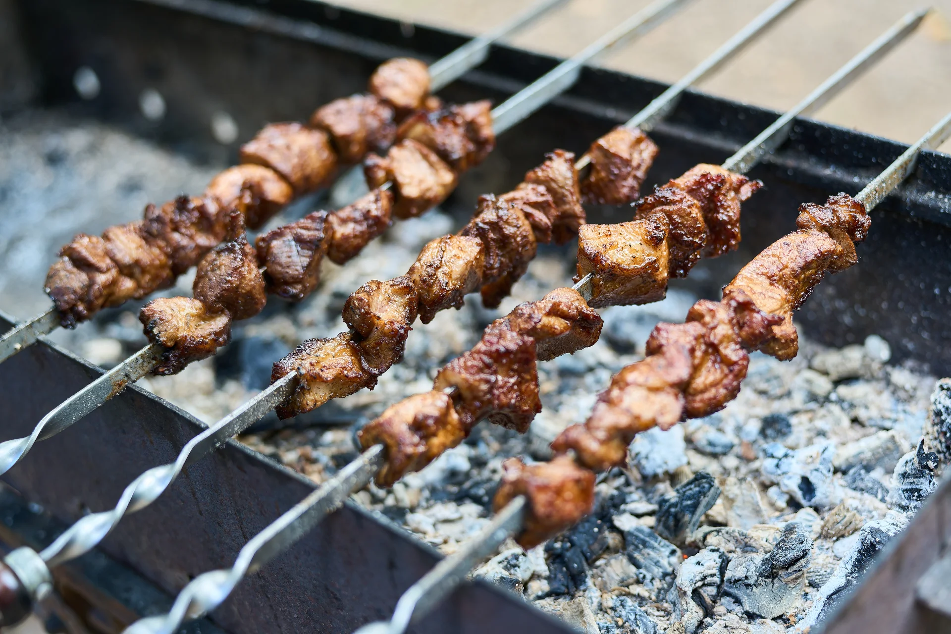 Теплая беседка с мангалом в «Пикник Сити» до 24 человек (Мытищи, Лосиный остров)