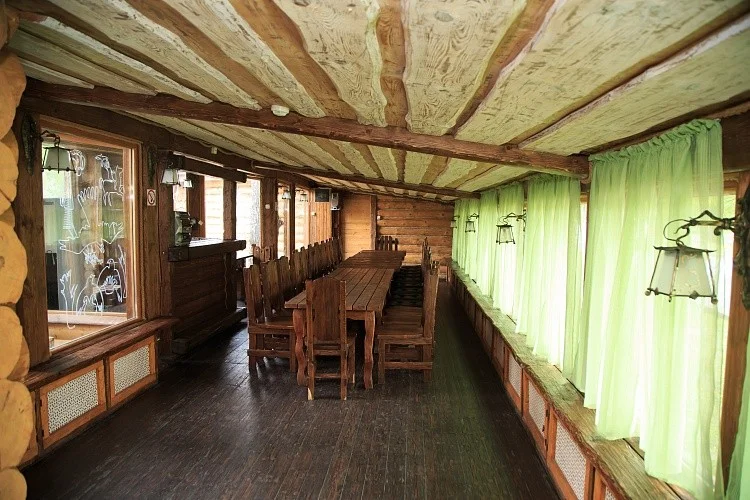 Закрытая отапливаемая беседка вместимостью до 25 человек / РГК — Русская Охота