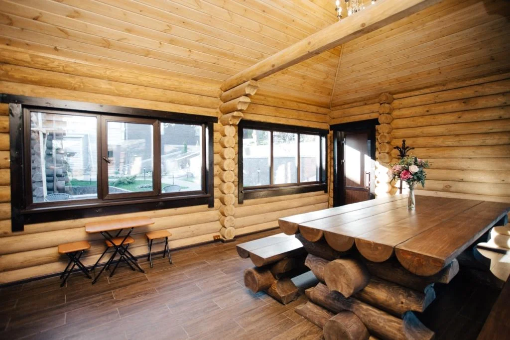 Аренда беседки «Premium» вместимостью до 15 человек в гостиничном комплексе «LogHouse»